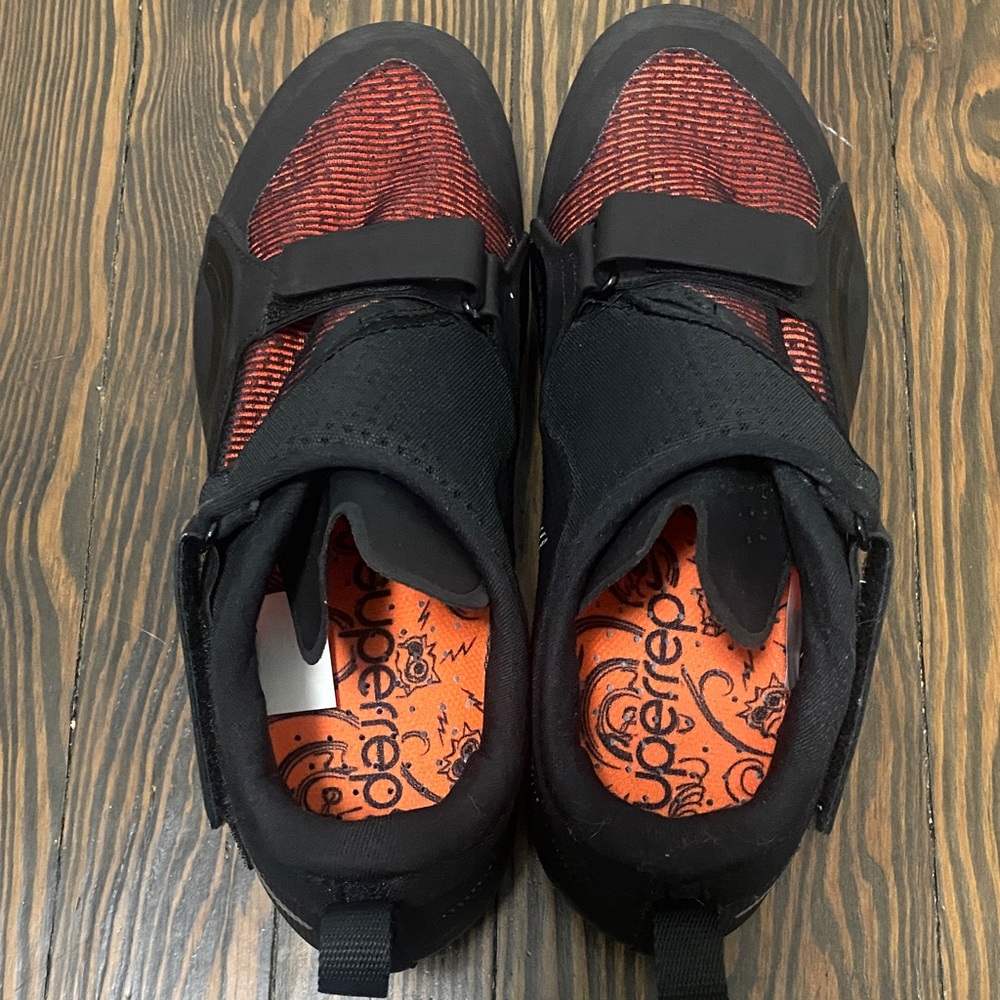 Nike Black and Red Indoor Cycling Spinning Clip-In Shoes